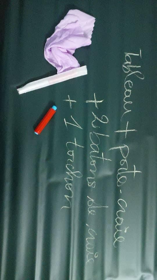 TABLEAU AUTO-ADHESIF